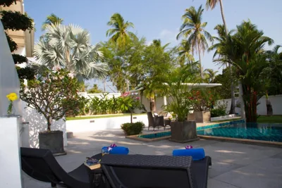 Villa con piscina privata e cinque camere da letto — Grand 5BR Pool Villa Sea la Vie